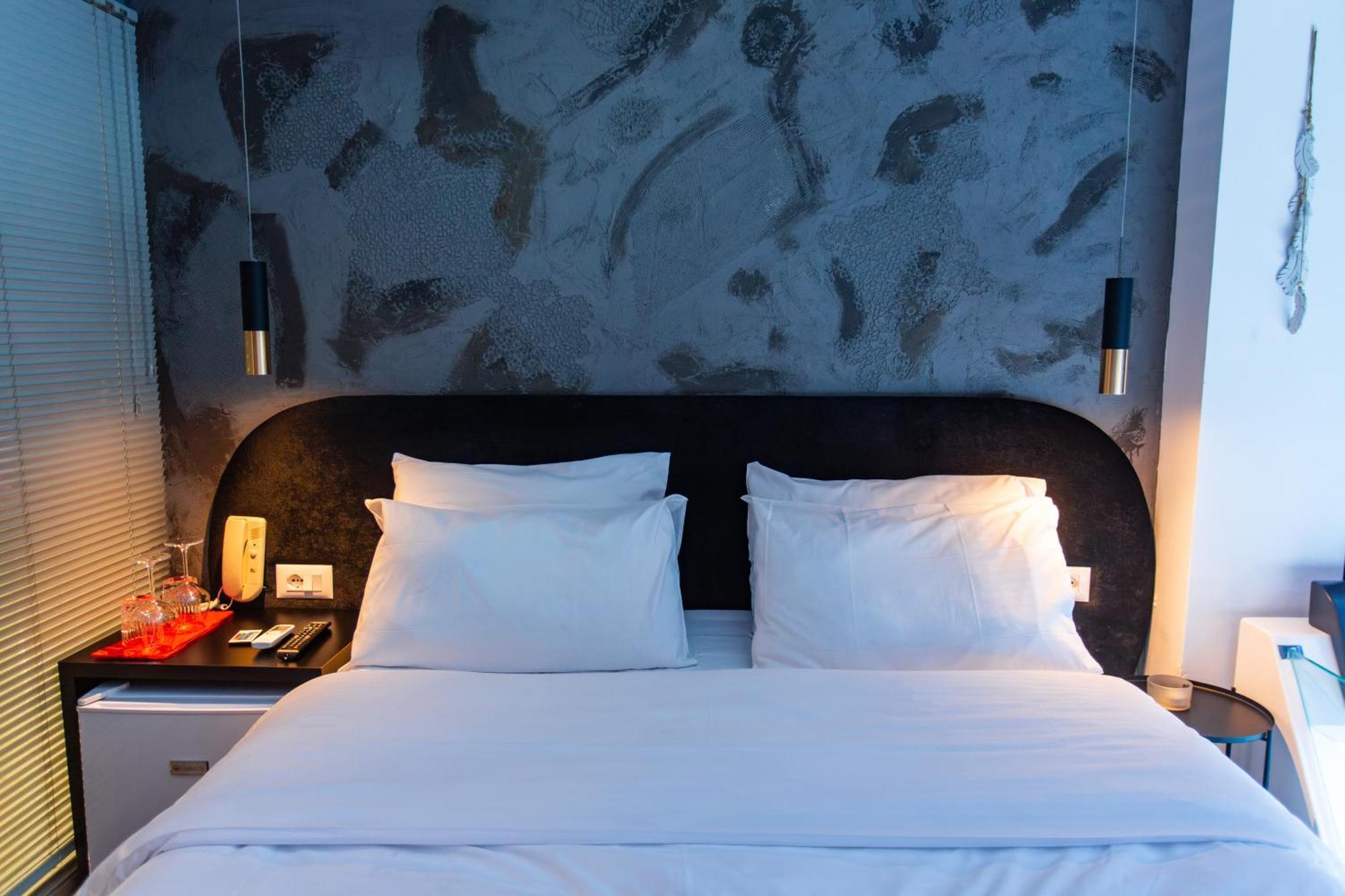 The Bubbles - Jacuzzi Hotel Tirana Exterior photo