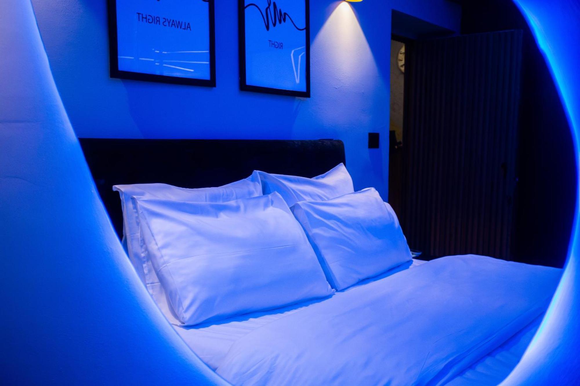 The Bubbles - Jacuzzi Hotel Tirana Exterior photo