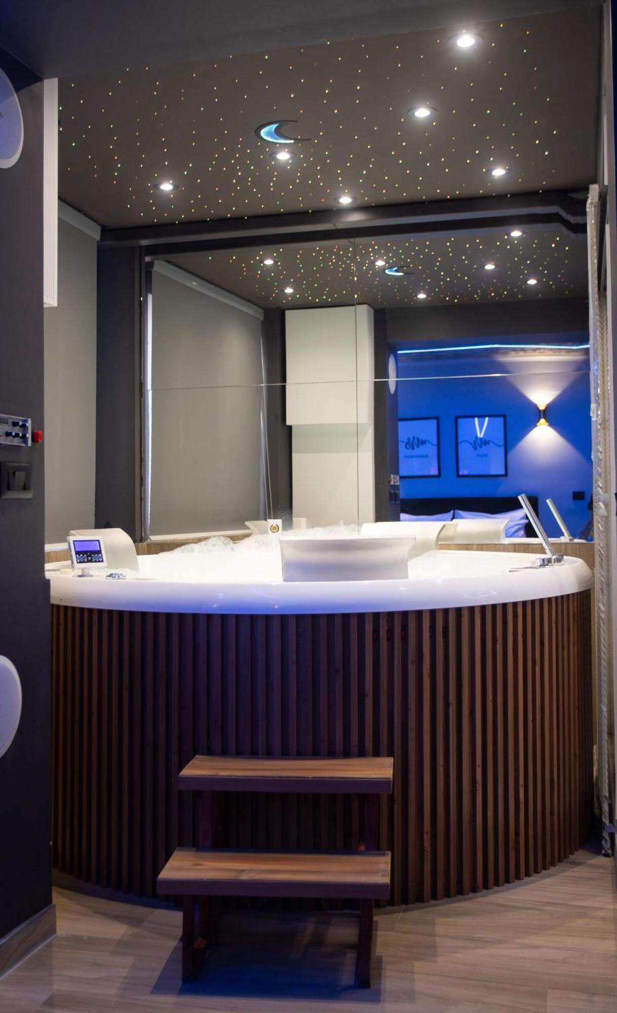 The Bubbles - Jacuzzi Hotel Tirana Exterior photo